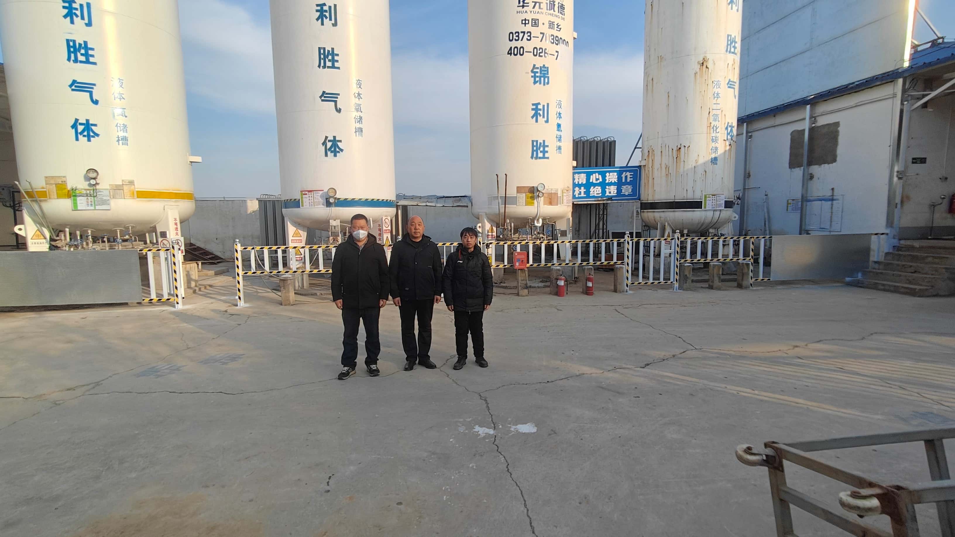 006112现场人员照片