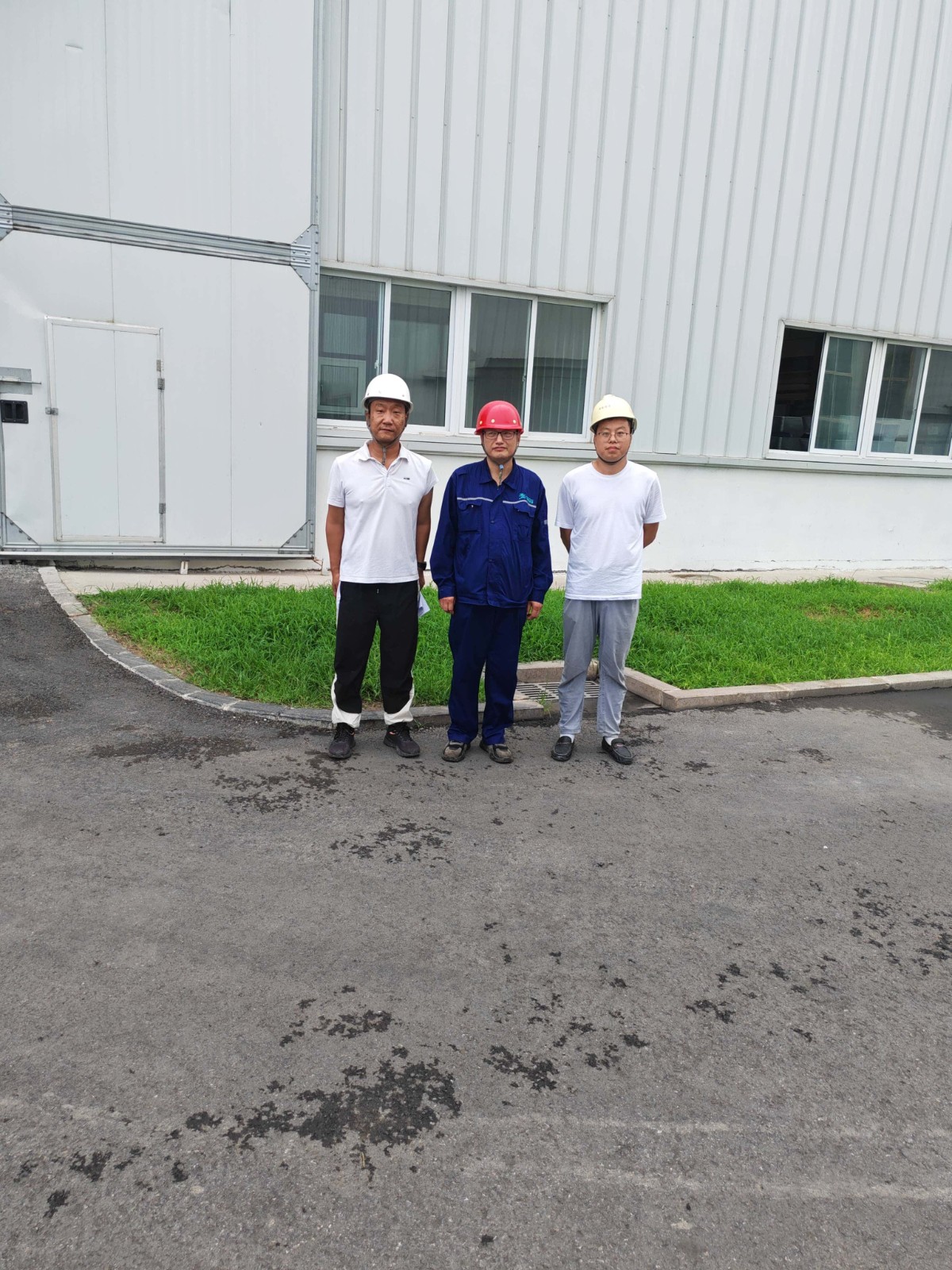 007707现场人员照片